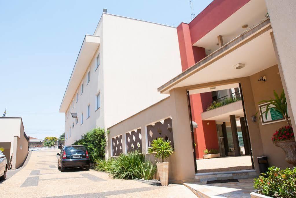 Hotel Premium Пирасунунга Екстериор снимка